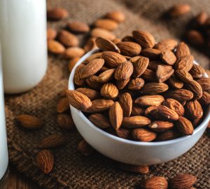 7 reasons almonds are healthy