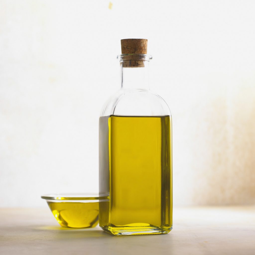 Vegetable oil is a butter substitute for vegan baking 