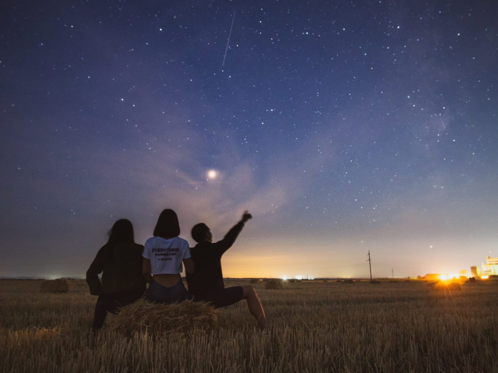 star gazing is a great eco-friendly date idea