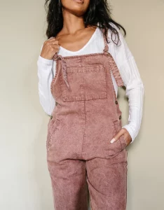 what-does-your-zodiac-sign-say-about-your-style-overalls